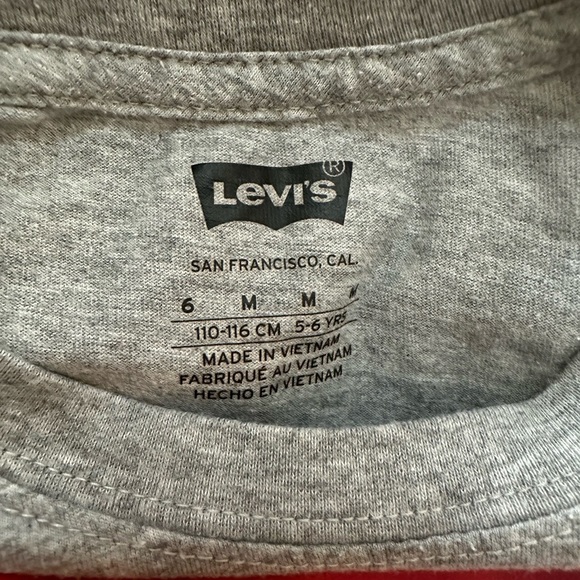 Levi’s Boys Medium Shirt - Picture 2 of 2